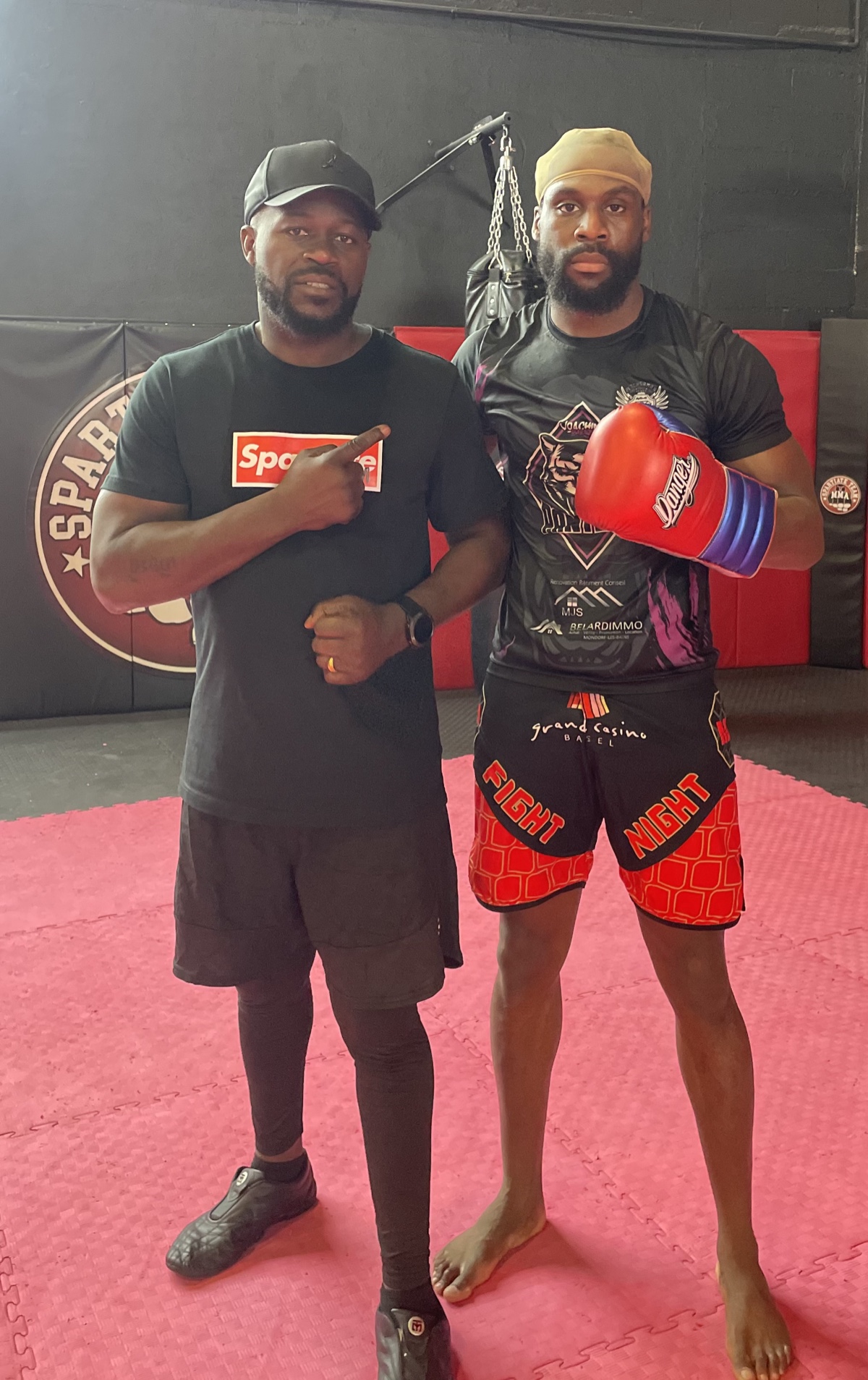 Coach Gilles en préparation avec un combattant invaincu du KOTS (King of the Street)