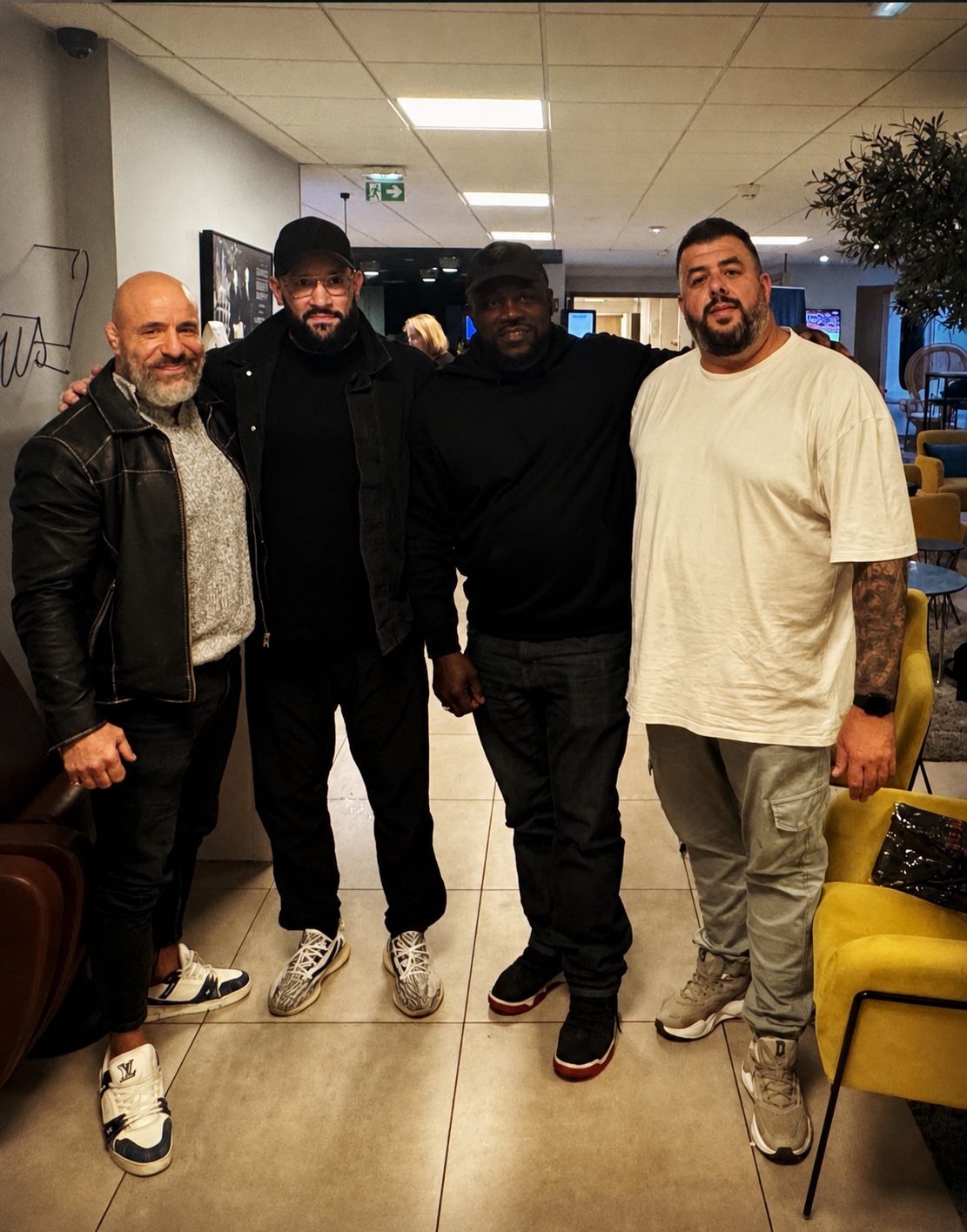 Coach Gilles avec l'entraîneur et le préparateur physique de Salahdine Parnasse, combattant UFC